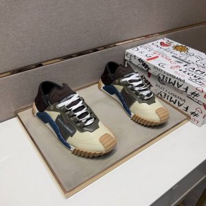 出厂价Pp Dg～ 情侣装休闲鞋 2025Z柜同步发售 码数:35-44# 1个颜色鞋面选用多材质拼接网布内里，舒适透气，鞋底：原版舒适耐磨大底，实物拍摄实物更