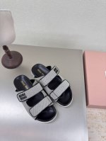 miu'miu 沙滩厚底拖鞋 黑白配 对版 厚底 设计 系列 Miu'miu 经典舒适 制作 原版一致成型大底 高版本 面料 小牛皮科技面料 原版一致 对版 设
