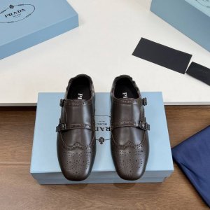 福利价 高品质！Prada 25ss 普拉达走秀款复古布洛克雕花皮鞋系列25年专柜走秀款 复古感时髦满满 随意百搭 时尚休闲 独到味道 轻松驾驭 休闲时髦 两不