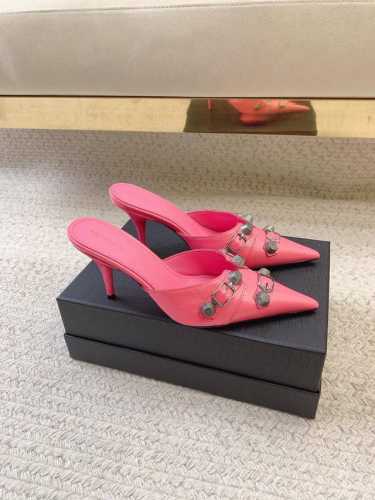 BALENCIAG*SS25经典款铆钉饰高跟拖鞋 原版套楦 顶级品质材质鞋面：进口牛皮垫脚：进口羊皮里大底：真皮大底码数：35-39 40、41定做不退不换