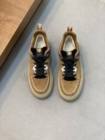 UGG P: Size：39-44 UGG系带厚底运动男鞋. 时尚感十足 休闲百搭 磨砂鞋面高级又不显老气 鞋面防水防油污时尚好打理 内里羊皮毛一体 舒适保暖