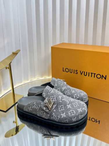 女码 男码 顶级版本 Louis Vuitton路易威登 Lv包头拖鞋驴牌 丹宁系列牛仔布 春夏最新爆款系列 情侣款老花凉拖 高级慵懒风，百看不厌款、时尚度拉满