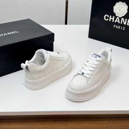 工厂价 压印LOGO 厚底饼干鞋Chanel香奈儿经典熊猫小白鞋休闲运动鞋 滑板鞋C家 专柜又一超级大爆款，网红博主小姐姐们的挚爱，社交平台的各种夸赞，人气超高 - 点击图像关闭