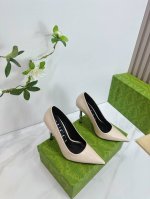 出厂 2025 Sss新款报到 Gucci 古*奇 原单品质 原汁原味的欧式风格 上脚非常完美穿搭上配此鞋 优雅大方 晶莹剔透 无论种各配件材质 都是家独一比一