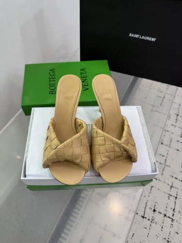Bottega Venetabv Blink系列纽结编织饰带高跟凉拖鞋 Ins 小红书巨多网红明星上身 真的太美了高级穿着又仙女 简约时髦又有设计感而且非常非常