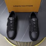 出厂价pp： 顶级原单 品牌： Louis Vuitton Lv.路易威登 材质： 原工厂p牛皮材料 1：1原板大底 舒适内里 款式类型：休闲运动 板鞋 等级：
