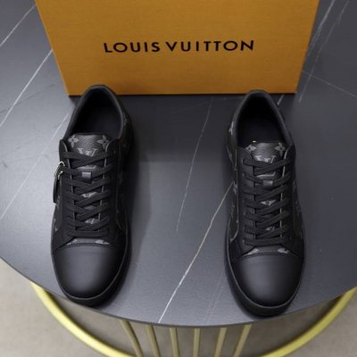出厂价pp： 顶级原单 品牌： Louis Vuitton Lv.路易威登 材质： 原工厂p牛皮材料 1：1原板大底 舒适内里 款式类型：休闲运动 板鞋 等级：