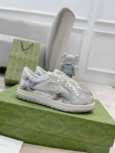 35 40 38 44Gucci 休闲鞋 早春爆款推荐，原版鞋底、原版面料、原版套楦工艺一比一折骨复刻！重工刺绣追求极致！ 面料：意大利进口头层牛皮 内里：原版