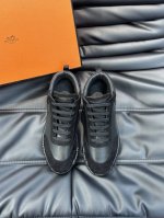h高端精品，秋冬高帮男士休闲运动鞋，进口头层牛皮打造，内里鞋垫进口小牛皮，柔软舒适，Tpu大底，精品级别，值得入手！ 元 Size：38-45