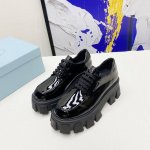 PRADA 代购级 秋冬新款 原版一比一复刻，市场上最高版本 今年普拉达简直逆天了，款款都好看，这款鞋子穿上舒服感太棒了，巨显腿长，时尚百搭款式， 秋季必备 面