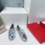 高品质出厂380！顶级品质原单渠道！ Ferrgamo菲拉格慕25春夏经典方头芭蕾舞平底鞋奶奶鞋单鞋！ 各路明星博主着用 之所以能在众多芭蕾舞鞋脱颖而出 更加适