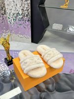 工厂价： 顶级秋冬季羊恙满天星系列！ 经楦版型+英伦复古设计，经典耐看！独家倒模楦型，极致1:1形体，高端皮毛一体保暖材料、奢华的logo工艺呈现出精致质感！