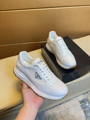 prada 普拉达 -高端品质 原单 -鞋面 丝绸小牛皮 品牌帆布布匹 品牌金属扣件 -内里 网布 垫脚; 顶级牛皮 -大底 超轻Tpu发泡; 成型大底 -超高