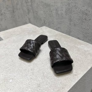 工厂p价p 顶级高端版本 代购品质 原版开发 Bottega Veneta2025Ss新品爆款夏季方头parco平底穆勒凉拖鞋 Bv新款全真皮小结编织装饰抢手平