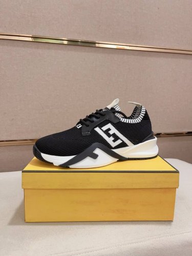 工厂价: Fendi 芬迪 男士最新款休闲鞋！专柜同步上市！原版一比一复刻。全进口官网一比一飞织面料搭配滴胶工艺。内里采用头层顶级羊皮，原版原厂特供橡胶大底。引