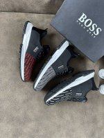 工厂价： Boss 运动男鞋，以经典的设计成为永不落幕的时尚宠儿，经典的休闲造型。采用进口透气面，太阳]品牌专用大底，Tpu耐磨超轻大底，轻便，整体设计和谐统一