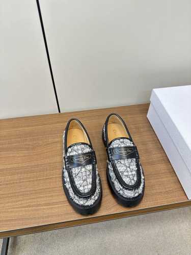 2025 早春新款乐福鞋 一眼就想要的乐福鞋#简单大方‘低调奢华！ 配上醒目的Chanristian Dior标志扣#非常高级 穿着舒适好看而且好搭配#春夏秋冬