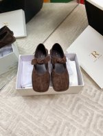 出厂价P The Row 25春夏新款方头蝴蝶结单鞋！ 设计延续着The Row的极简美学，几乎看不出品牌。简约到极致 但不乏设计感, 日常只需简单搭配白搭好看