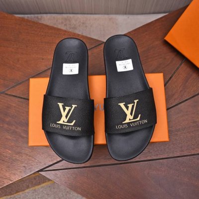 出厂价 Lv专柜同步新款 牌奢品男士拖鞋，休闲宽松舒适型。上图片必爆款 Size：35～46
