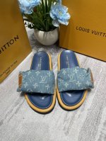 橙子出厂价p louis Vuitton 路易威登 Lv新配色 休闲魔术贴拖鞋 平底凉拖 情侣款 专柜同步更新 鞋面采用独一无二的驴家独特面料 面料轻盈透气 超