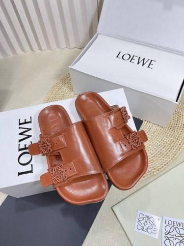 出厂 男+10 情侣款 罗意威 Loewe开春新款 凉拖鞋 Ease三连花瓣头 全皮包裹博肯鞋 羊皮材质 舒适度极高 非常具有辨识度 美貌与实用并存舒适而不单调