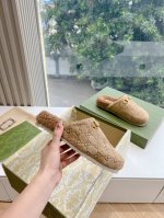 出厂 顶级版本 现货G027顶级版本 GUC*古驰2024年新款平底半拖一脚蹬时尚懒包头穆勒鞋 面料：牛皮 内里：真毛 鞋底：原版开模鞋底 尺码：35-40 4