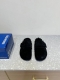 BIRKENSTOCK 博肯 毛毛鞋 加绒软木拖鞋外穿Arizona系列 舒适还轻便，再加上弧度贴合脚弓，而且软木乳胶有一定的收缩性，长时间穿着后能贴合脚型，让