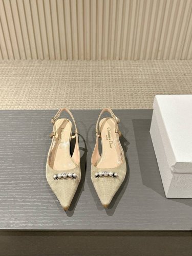 出厂 迪奥 Dior 2025春夏高定系列新款paris低跟尖头女鞋 Cd字母Logo珍珠五金扣细跟一圈带中空凉鞋 面料 进口环保透气科技面料 内里 定制羊皮内