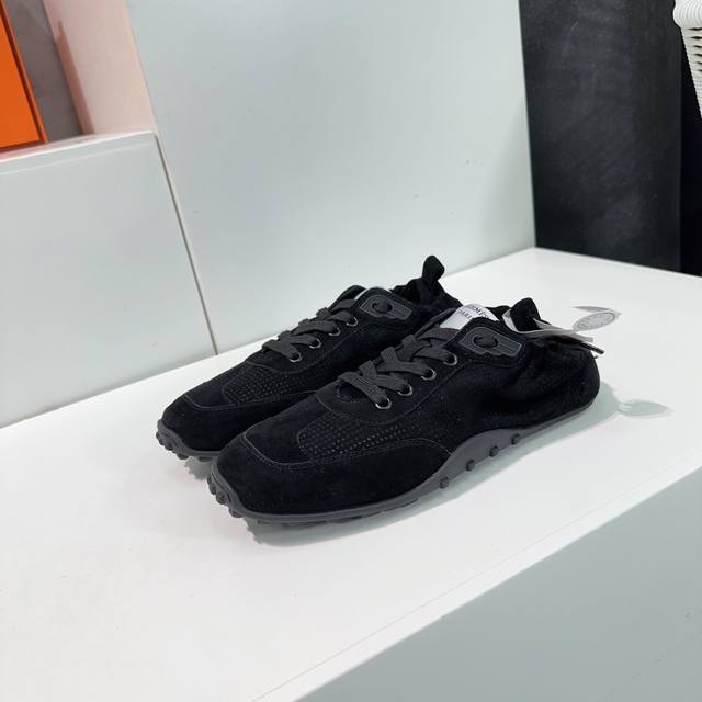 高品质出厂女380！男390！情侣娟！顶级品质奇异果Hermes爱马仕25春夏最新 走秀款 德训鞋平底休闲鞋！冲孔透气！后跟松紧套包设计！超级舒适！ 原版购入开