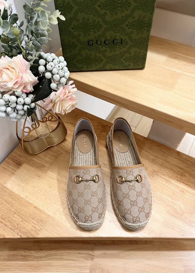 P290 品牌:Gucci 品名:Gucci 渔夫鞋 颜色:花色 产地:It 适用人群:Men 鞋面：特殊绒 码数：36-41
