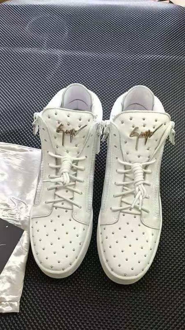 P400、中帮钉鞋！最新最高版本！重新开模定制！ 里外全牛皮 情侣款Giuseppe Zanotti 朱塞佩 萨诺第 高端单品原版高档合金属饰扣，头层小牛皮内里