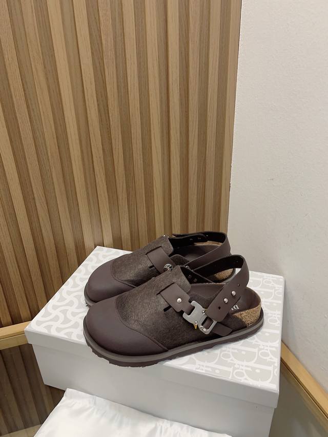 P340- Birkenstock X Dior情侣款全球限量联名款，联名单品重新诠释 Tokio 穆勒鞋和 Milano 凉鞋这两款勃肯标志性单品，将实用功能
