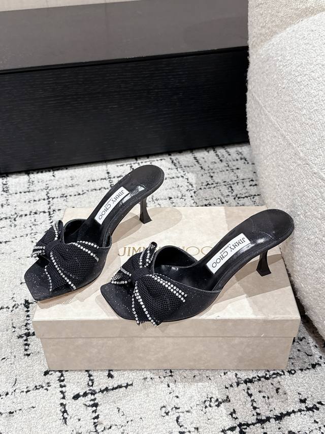 350 Jimmy Choo吉米周 25 Verity Sandal 最新蝴蝶结猫跟 凉鞋 同步专柜 主打精致 舒适度休闲 甜美 无解风都轻松满足 Blingb