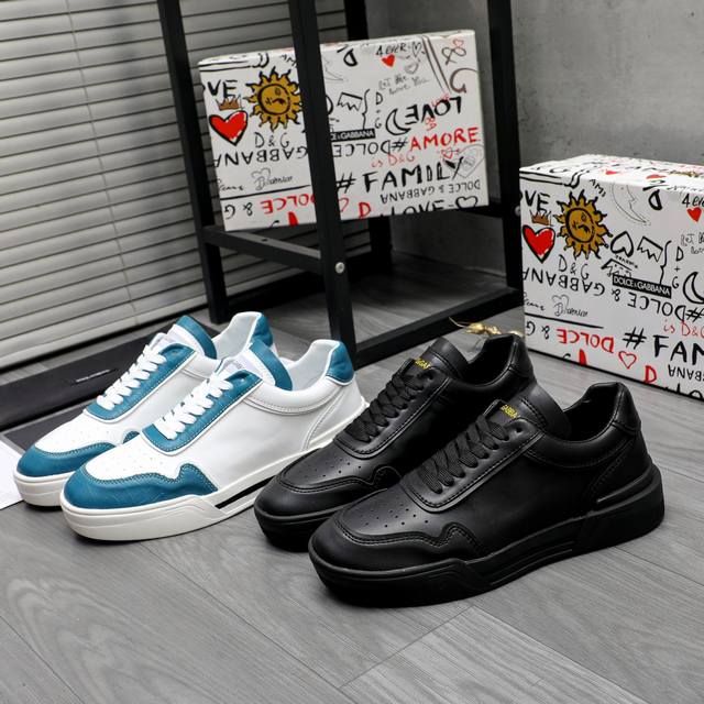 商品商标：D&G 杜嘉班纳 情侣款休闲鞋 正码码数: 35-46 商品材料：精选牛皮拼接鞋面 皮内里 牛皮鞋墊 原版大底