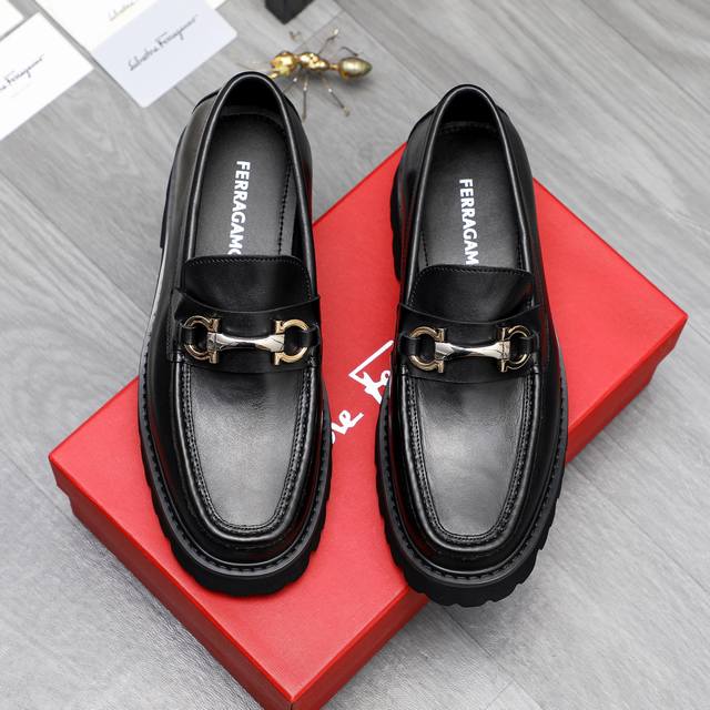 商品商标：Ferragamo 菲拉格慕 ] 正装商务套脚皮鞋 正码码数: 38-44 45定做不退换 商品材料：精选 优质牛皮鞋面 牛皮内里 原版大底
