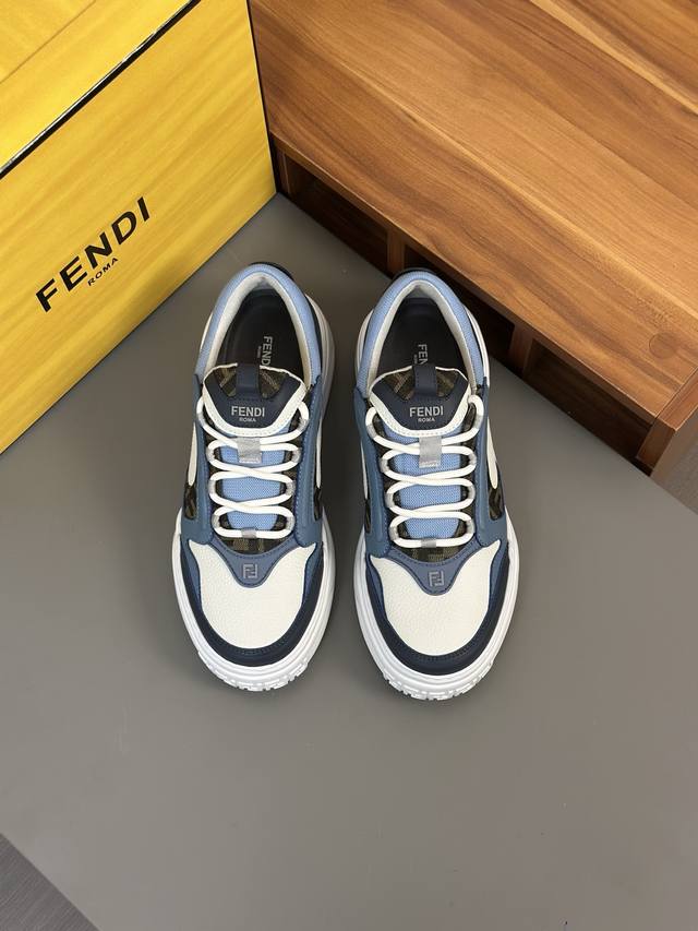 Fendi 芬迪 -高端品质 原休闲运动鞋 -鞋面：纳帕小牛皮、荔纹小牛皮、鞋舌.后跟；注塑品牌Logo塑胶模块 -内里：品牌帆布 -大底：超轻Tpr发泡 橡胶