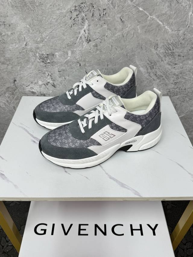 Givenchy 纪梵希 新款 专柜同步 人手一双 不容错过 专柜买版 完全1:1 开模定制顶级版本 原版展示提供对比 让大货做到和原版0区别 实物和图片来见