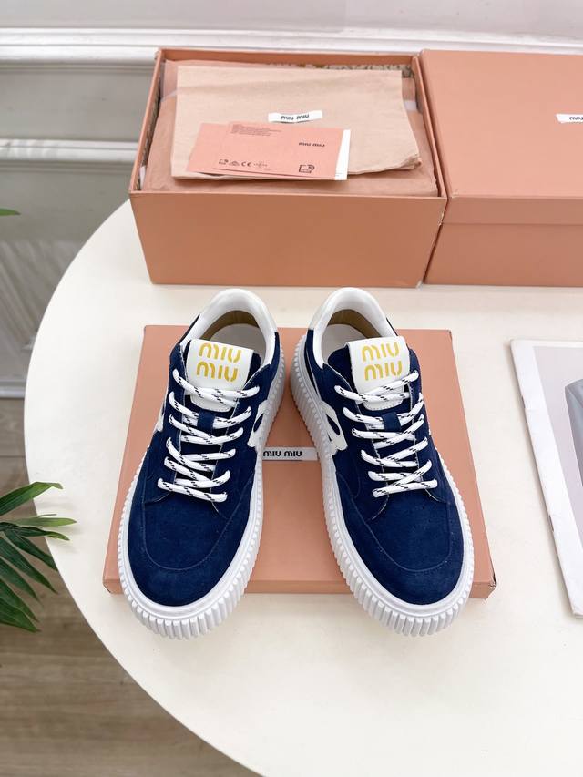 Miu Miu 缪缪 25 2025早春新品 专柜主打最新走秀款 厚底拼色饼干鞋休闲鞋火爆上新！ 缪家高货 顶级工艺打造精品质感 无敌舒适 绝对是一见钟情款！时