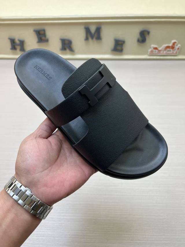 Hermes爱马仕 官网最新专柜同步新款Oran真皮面H拖鞋 巴黎原版飞回正品开模完美打造最高品质 诚意巨献，可随意进出专柜鞋面采用原版定制牛皮。多色可选。进口