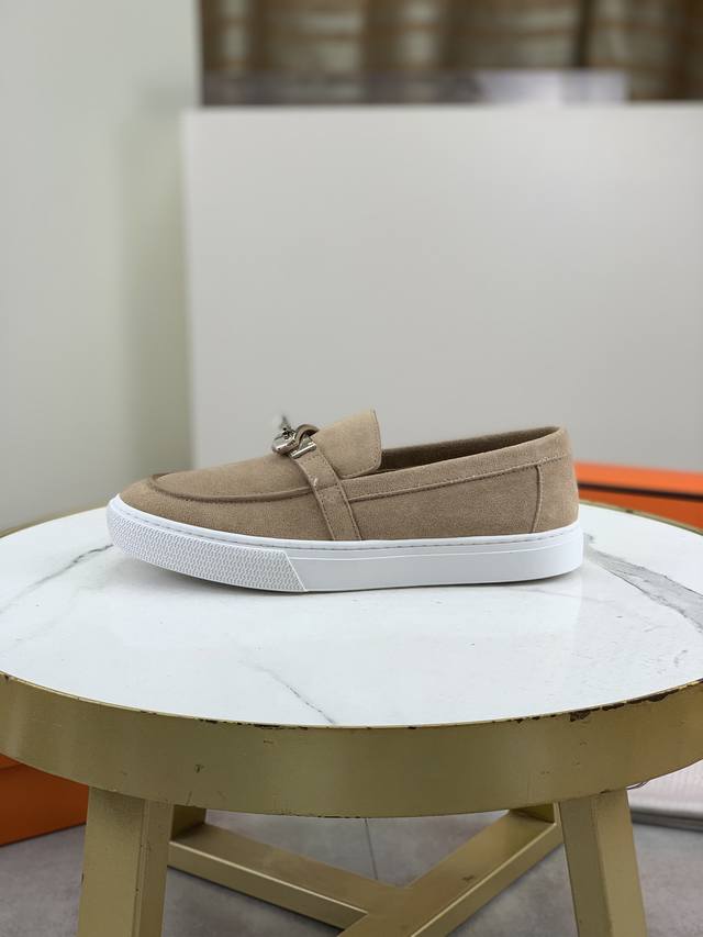 工厂P价P Hermes 爱马仕 -高端品质 原单 -鞋面：小牛皮、激光打孔品牌图腾工艺、鞋口松紧伸缩带、鞋舌丝印品牌Logo -内里：进口牛皮 -大底：超轻T