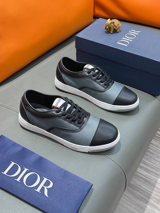 商品名称：Dior 迪奥 正规码数: 38-44 休闲鞋 商品材料：精选 网布鞋面，柔软羊皮内里；原厂大底。