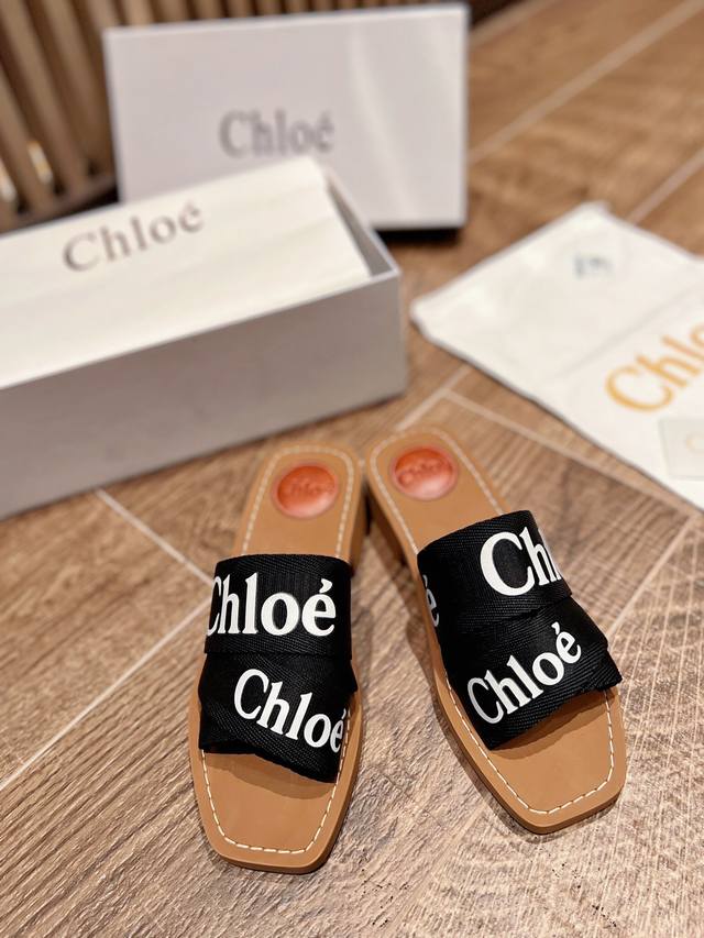 Chloe 克洛伊 最新的交叉编织带罗马拖鞋 明星们还没上脚秀 我们就抢先欧洲购入来复刻 进口定做的高密度多物料组合织带 并不是一般的帆布 而且十分笔挺 不像市
