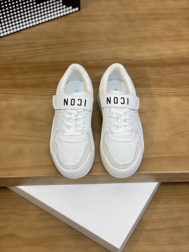 售 价: 商品商标：Dsquard D2次方* 低帮休闲鞋 正码码数: 35-44 可订做45.46. 情侣款 商品材料：鞋面进口磨砂皮，羊皮内里，原版大底。