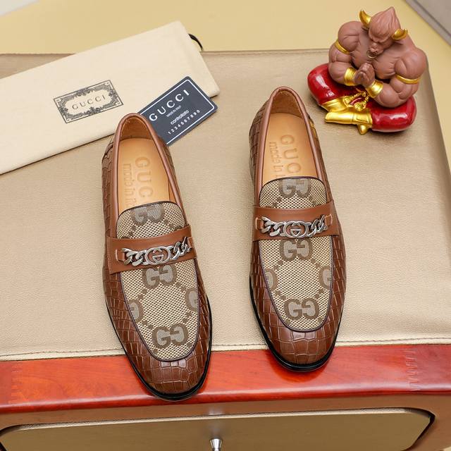 工厂P价 古驰 Gucci 官网男士商务正装皮鞋更新香港专柜同步新款完全一比一复刻出货专柜品质零差距0外均采用进口头层牛皮 配原版五金扣水染皮内里制作，配码 3