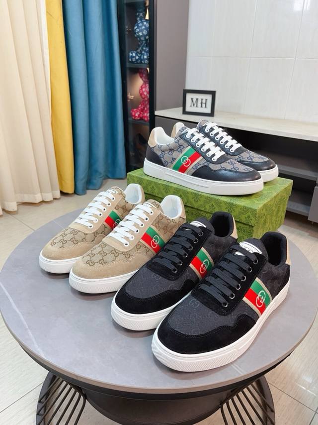 出厂价P Gucci 古奇 新款男鞋高端品牌，最新時尚休闲男鞋，潮流百搭之款，轻松运动风，鞋面意大利进口头层牛皮 真皮内里 加超精细做工。原版个性时尚橡胶耐磨大
