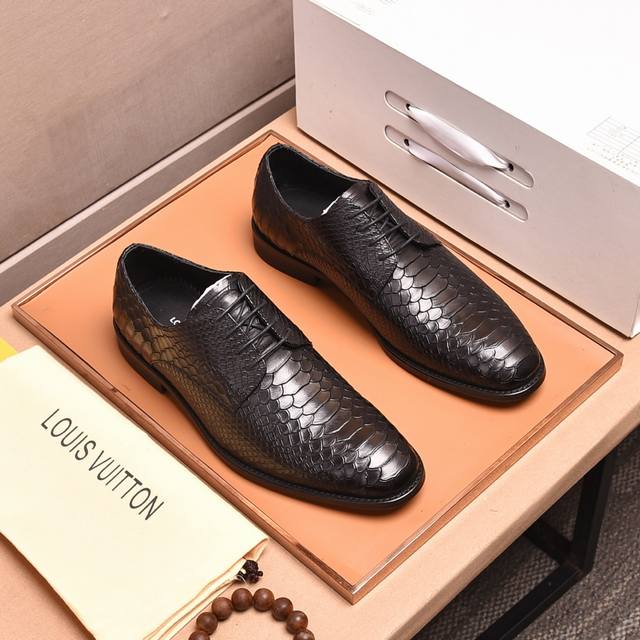 调工厂P价 男装男鞋 运动原单 水染牛里 Louis Vuitton* 高端 路易威登 年专柜最新款 正装商务皮鞋原版最高品质！进口意大利小牛皮面料牛皮内里 原