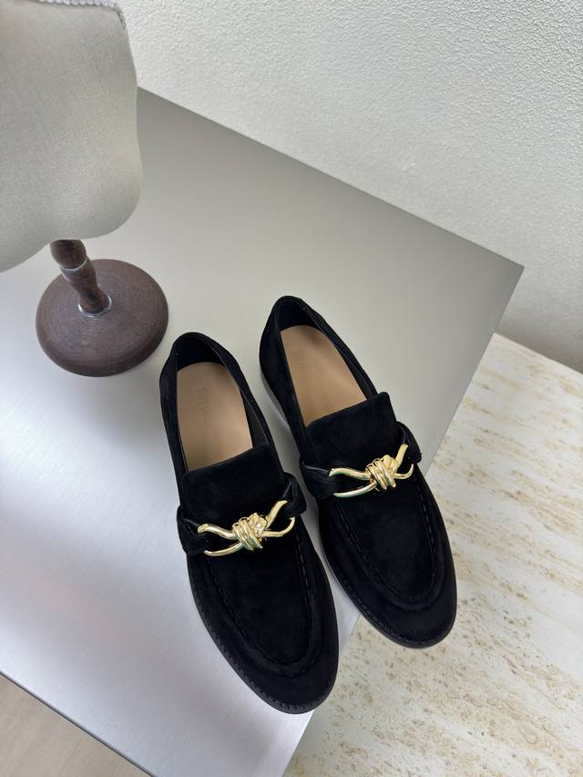bottega Venet* 五金结绳配饰 女士Astaire乐福鞋 麂皮 老钱风 乐福鞋 原版一比一做法 一致五金 黑色 当今流行的又一趋势 天花板啦 3色百