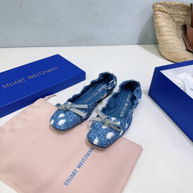 高品质出厂 ！小众潮牌Stuart Weitzman 25春夏新品Sw专柜最新款钻扣蝴蝶结跳舞鞋！百分百原厂原单，匠心品质精湛工艺Stuart Weitzman