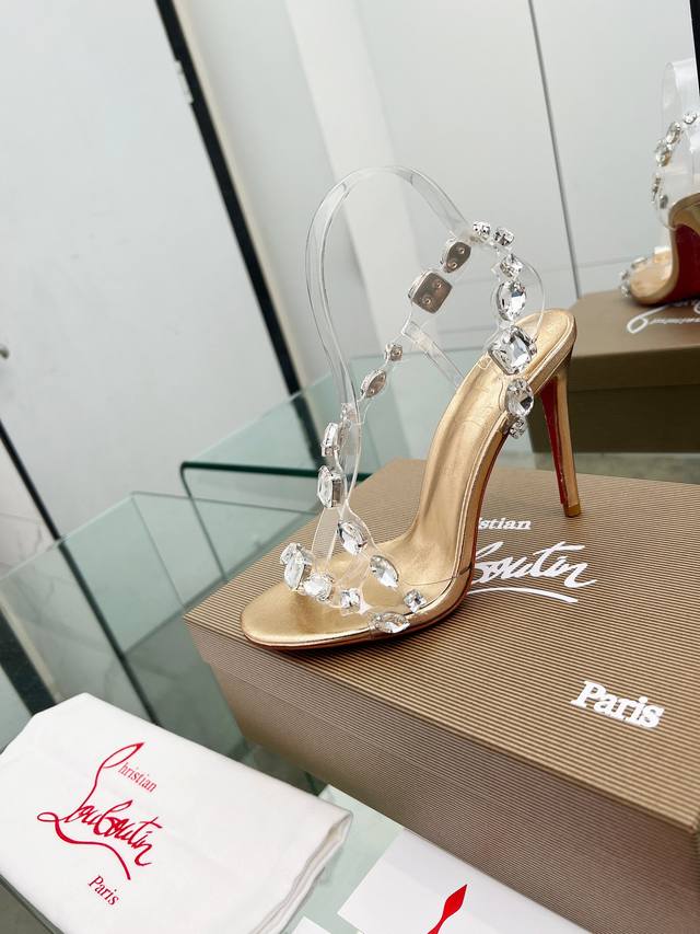 christianlouboutin路铂廷 Cl红底鞋‖ 全球限量！来自拉斯维加斯的祝福灵感来自拉斯维加斯的炫彩霓虹 手工制作，精致工艺收藏级作品 绝对吸睛的存