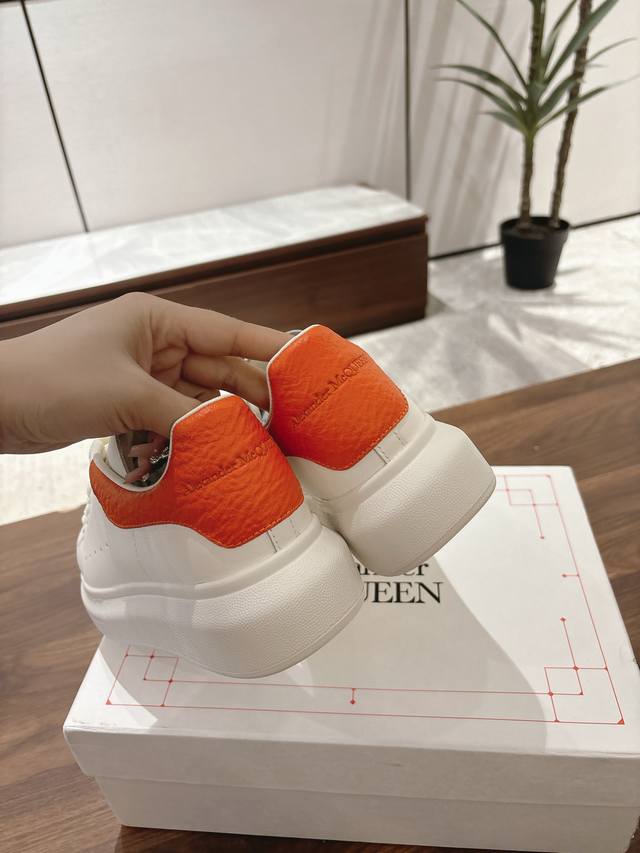 鹿皮纹 新款 羊皮里 女 男 码数34-40 牛皮里 女 男 码数38-44 麦昆高品质顶级版Alexander Mcqueen 经典明星爆款百搭小白鞋 已升级
